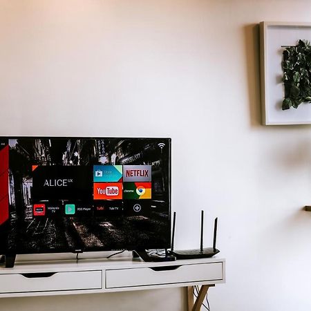 Muji Studio 2 - Seaview At 218 Tropicana Near Komtar Food Heaven With Netflix & Tv Box George Town Esterno foto