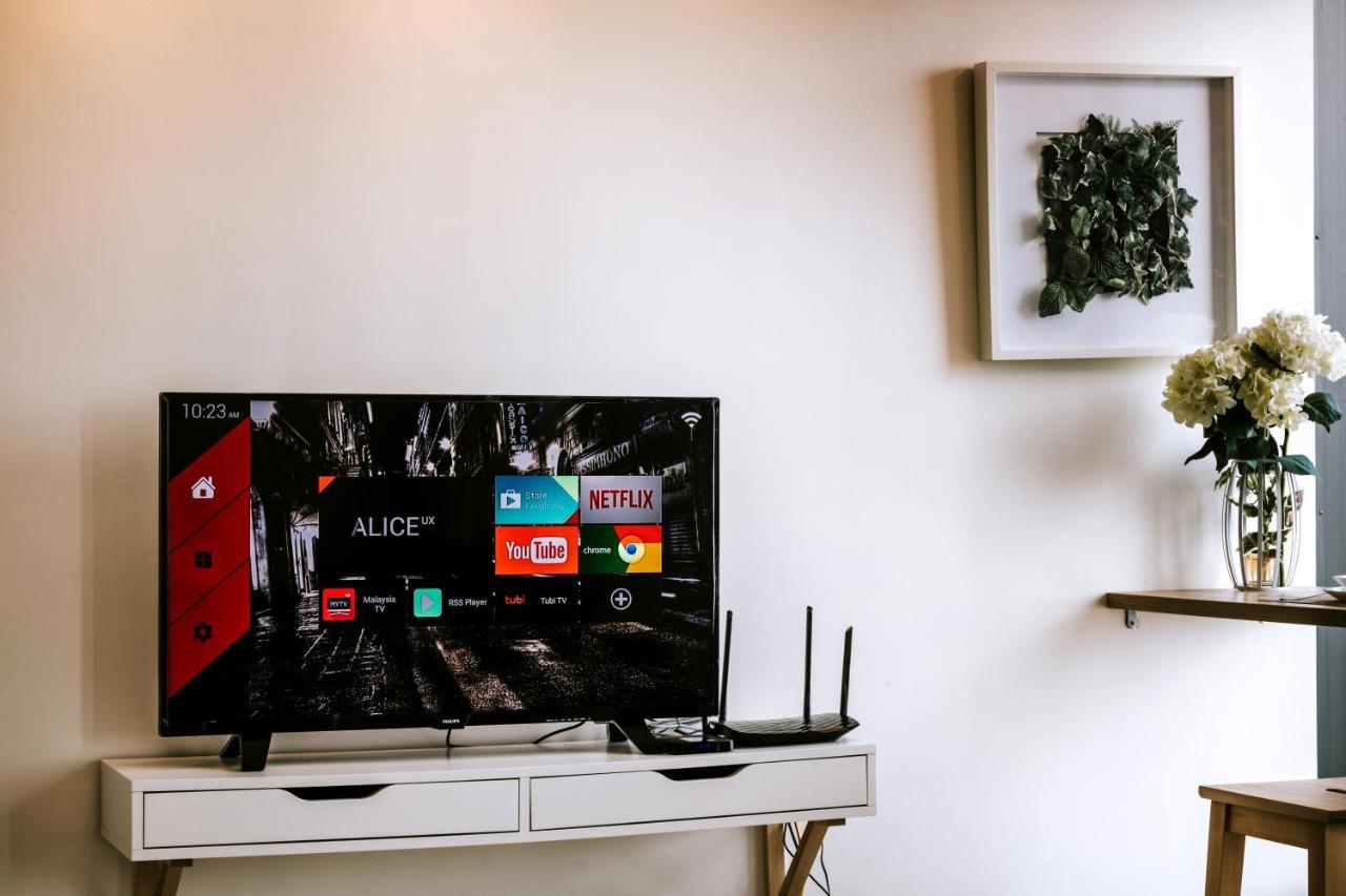 Muji Studio 2 - Seaview At 218 Tropicana Near Komtar Food Heaven With Netflix & Tv Box George Town Esterno foto